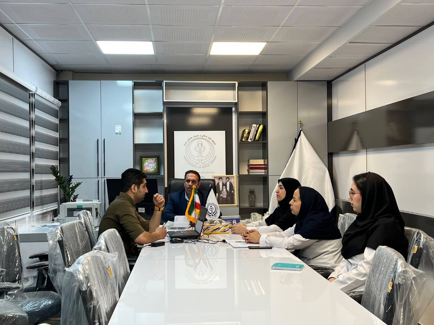 نشست اخلاق بالینی در بیمارستان امام جعفر صادق(ع) پاسارگاد با حضور تیم مدیریتی بیمارستان امام جعفر صادق(ع) پاسارگاد برگزار شد